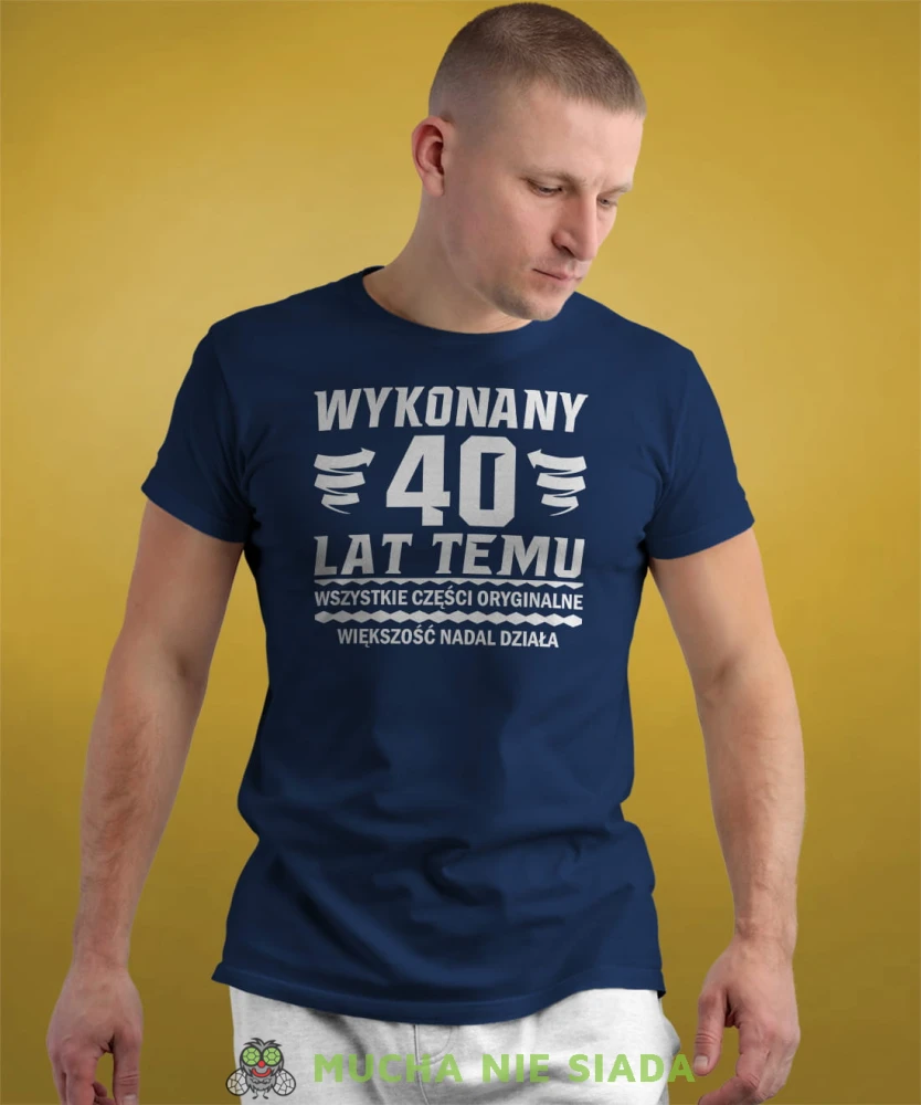 wykonany 30; 40; 50; 60; 70 lat temu wszystkie części oryginalne większość nadal działa męska granatowa koszulka urodzinowa na urodziny.jpg