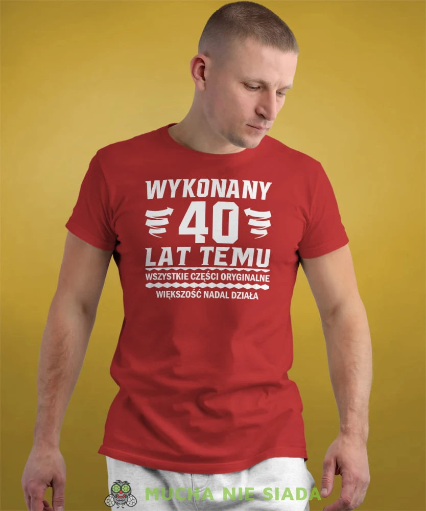 wykonany 30; 40; 50; 60; 70 lat temu wszystkie części oryginalne większość nadal działa męska czerwona koszulka urodzinowa na urodziny.jpg