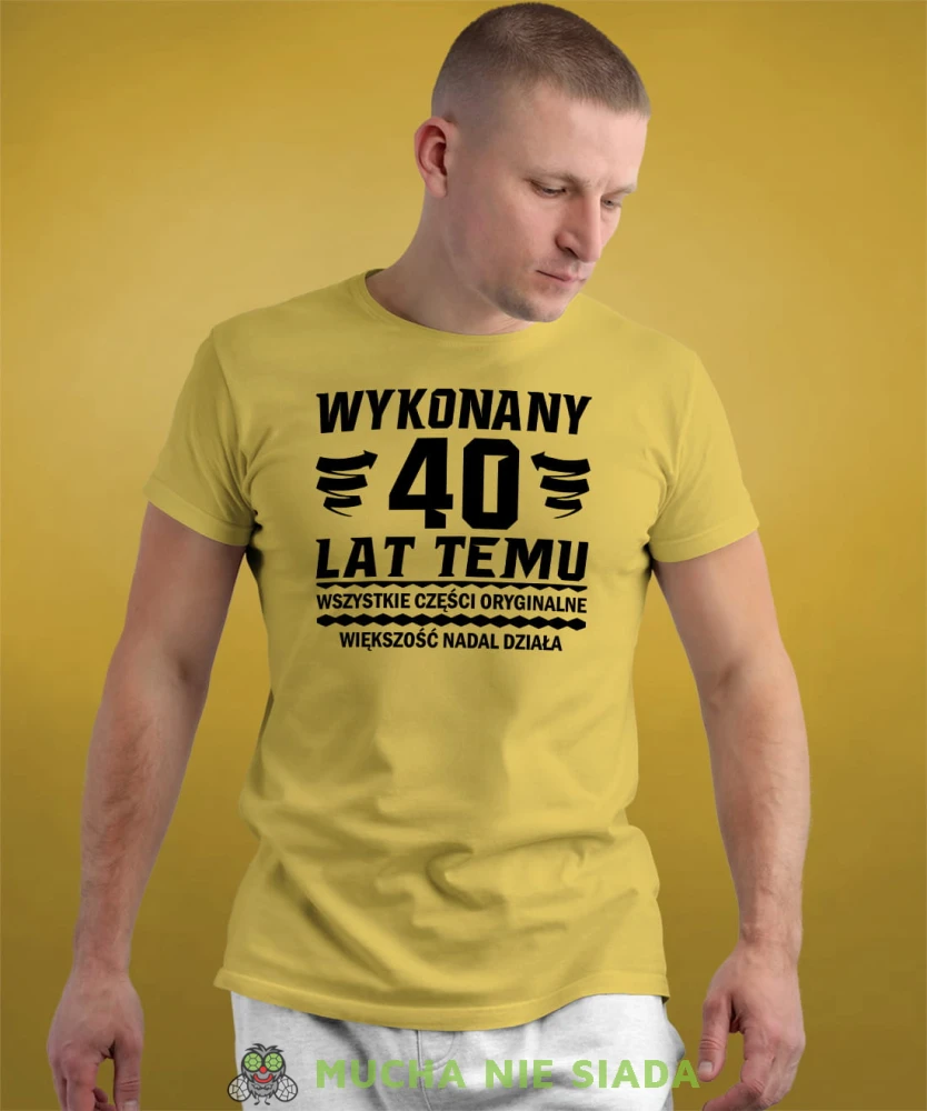 wykonany 30; 40; 50; 60; 70 lat temu wszystkie części oryginalne większość nadal działa męska żółta koszulka urodzinowa na urodziny.jpg