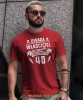 uwaga właściciel tej koszulki przekroczył... czerwona męska koszulka urodzinowa z nadrukiem na urodziny.jpg