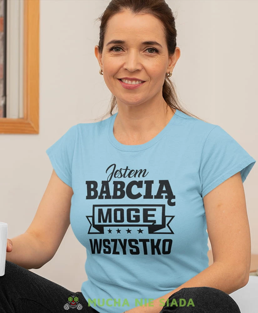 jestem babcią mogę wszystko jasnoniebieska damska koszulka dla babci z nadrukiem babcia.jpg