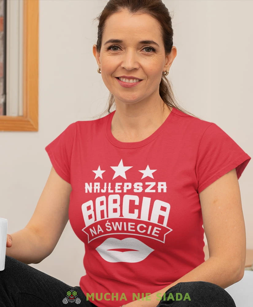 najlepsza babcia na świecie czerwona damska koszulka dla babci z nadrukiem babcia.jpg