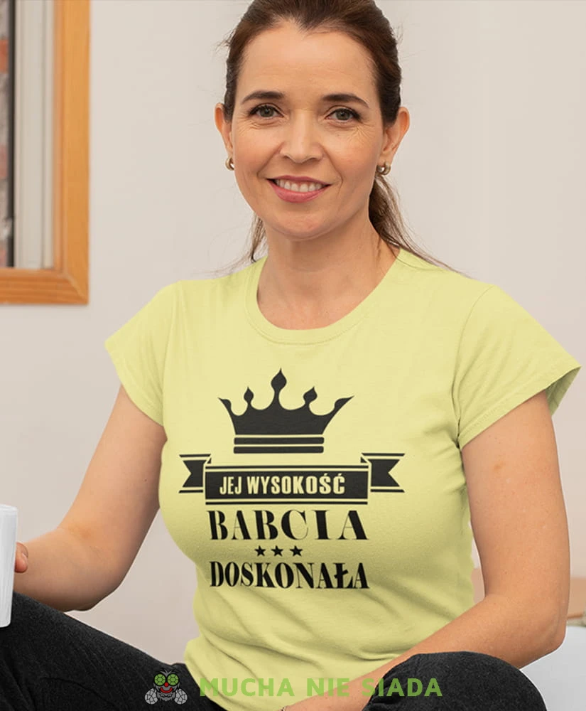 jej wysokość babcia doskonała żółta damska koszulka dla babci z nadrukiem babcia.jpg