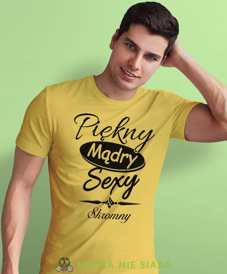 piękny mądry sexy i skromny żółta męska koszulka z nadrukiem na co dzień, na prezent, fajna koszulka, dla męża, dla chłopaka.jpg