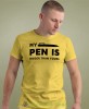 my pen is bigger than yours żółta męska koszulka z nadrukiem na co dzień, na prezent, fajna koszulka dla chłopaka.jpg