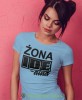 żona idealna jasnoniebieska koszulka damska z nadrukiem dla żony na prezent urodziny.jpg