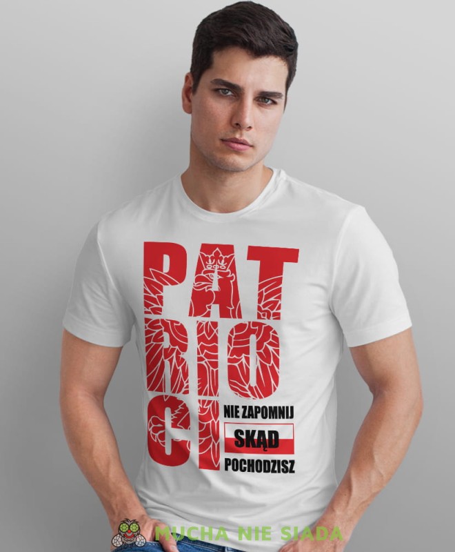patrioci nie zapomnij skąd pochodzisz, biała męska koszulka z nadrukiem, koszulka patriotyczna, koszulki z grafiką patriotyczną, dla mężczyzny, dla chłopaka na prezent.jpg