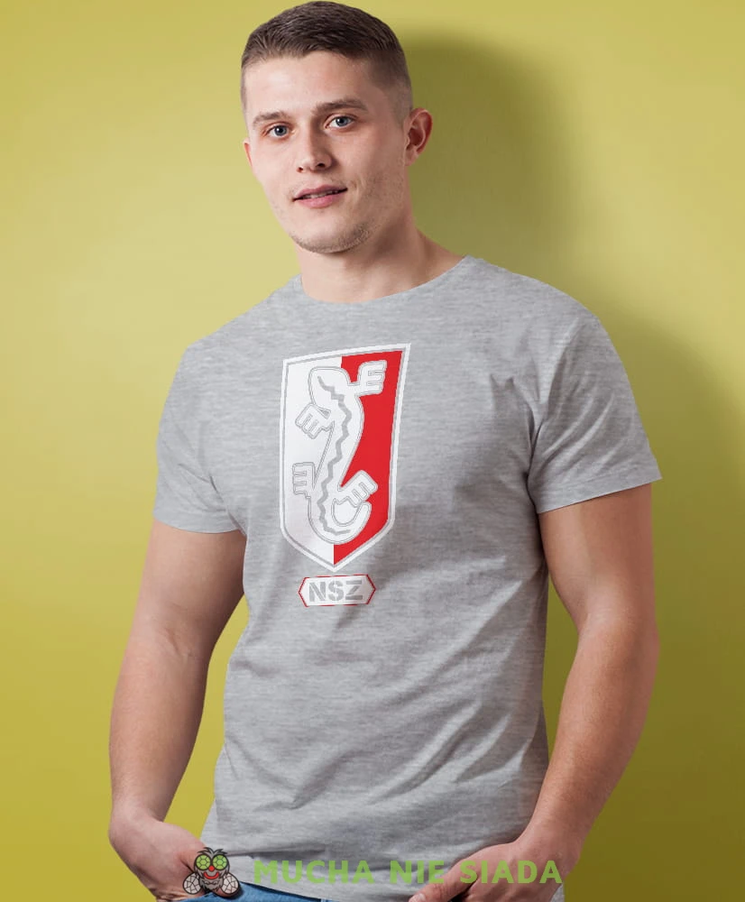 NSZ biało czerwony, szara męska koszulka z nadrukiem, koszulka patriotyczna, koszulki z grafiką patriotyczną, dla mężczyzny, dla chłopaka na prezent, koszulka Polska, koszulki Polska.jpg