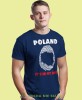 biało czerwony odcisk palca Poland it's in my dna, granatowa męska koszulka z nadrukiem, koszulka patriotyczna, koszulki z grafiką patriotyczną, dla mężczyzny, dla chłopaka na prezent, koszulka Polska, koszulki Polska.jpg