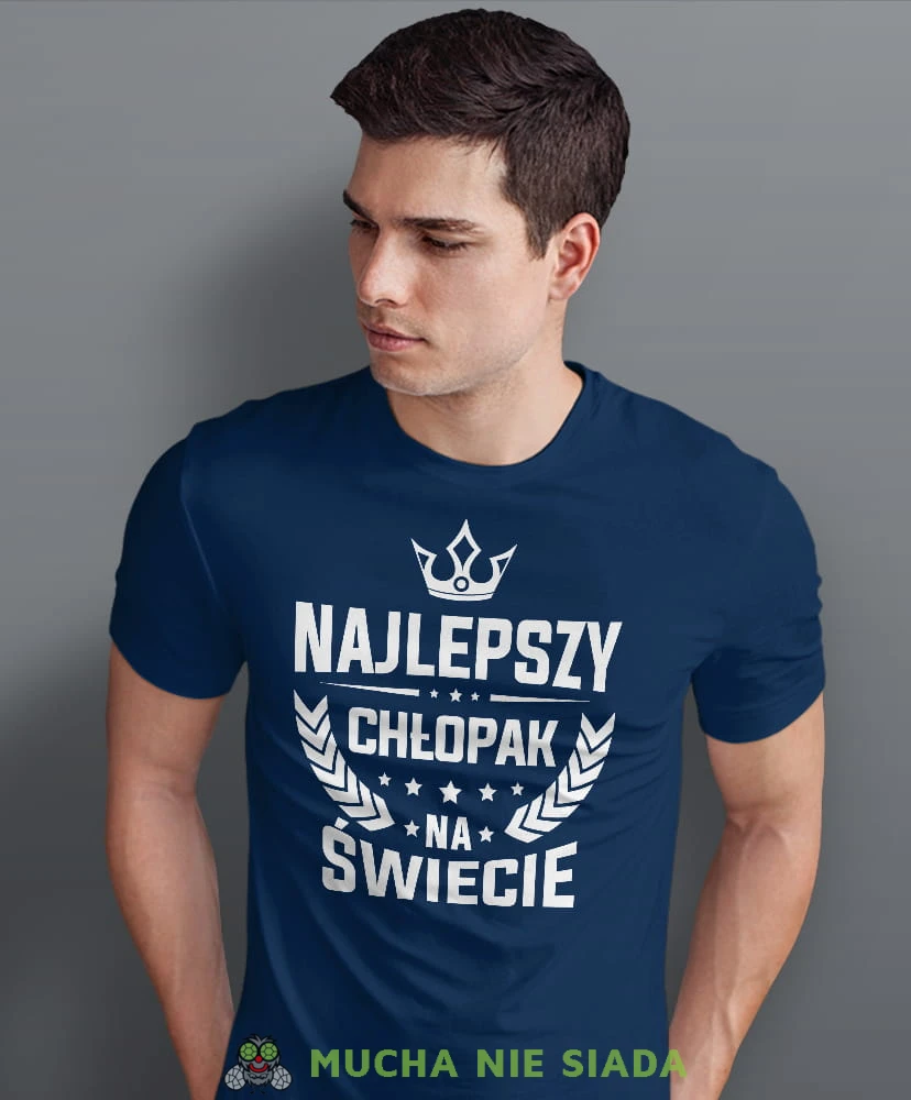 najlepszy chłopak na świecie korona, granatowa męska koszulka dla chłopaka, koszulka z nadrukiem, na prezent, na urodziny.jpg