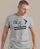 robię własne akrobacje, szara męska koszulka rowerowa z nadrukiem, na rower, na co dzień, na prezent, fajna koszulka dla chłopaka, rower, rowerzysta.jpg