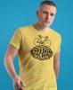 freedom machine, żółta męska koszulka rowerowa z nadrukiem, na rower, na co dzień, na prezent, fajna koszulka dla chłopaka, rower, rowerzysta.jpg