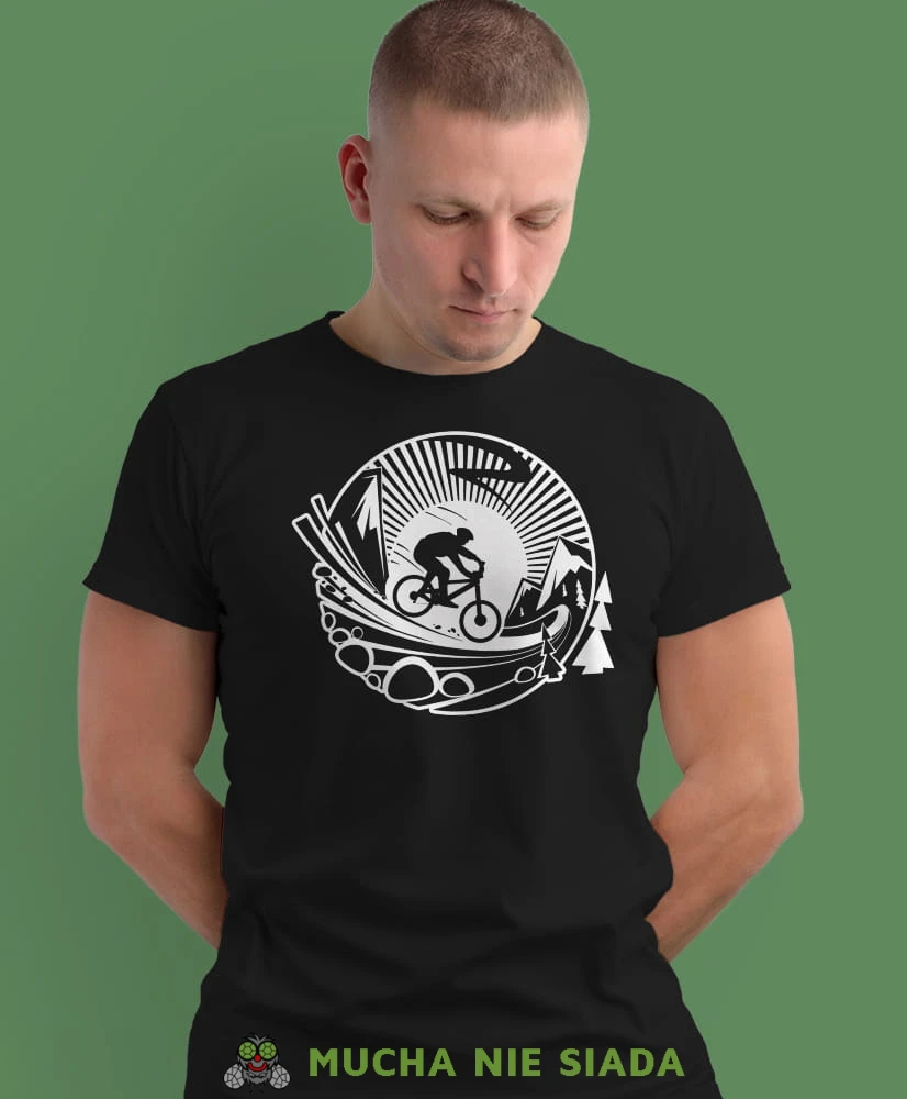 rower górski krajobraz, czarna męska koszulka rowerowa z nadrukiem, na rower, na co dzień, na prezent, fajna koszulka dla chłopaka, rower, rowerzysta.jpg