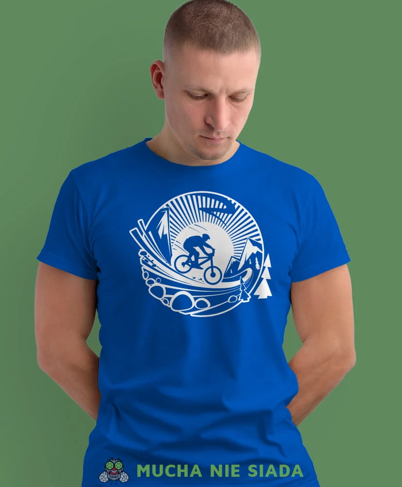 rower górski krajobraz, niebieska męska koszulka rowerowa z nadrukiem, na rower, na co dzień, na prezent, fajna koszulka dla chłopaka, rower, rowerzysta.jpg