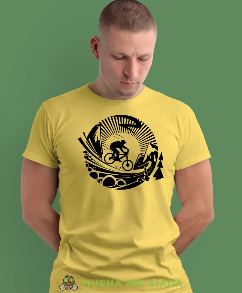 rower górski krajobraz, żółta męska koszulka rowerowa z nadrukiem, na rower, na co dzień, na prezent, fajna koszulka dla chłopaka, rower, rowerzysta.jpg