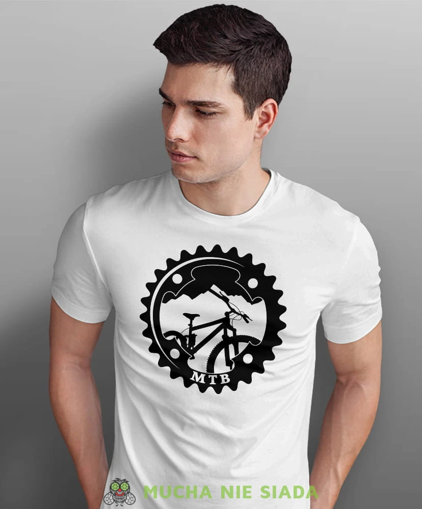 mtb rower górski zębatka, biała męska koszulka rowerowa z nadrukiem, na rower, na co dzień, na prezent, fajna koszulka dla chłopaka, rower, rowerzysta.jpg