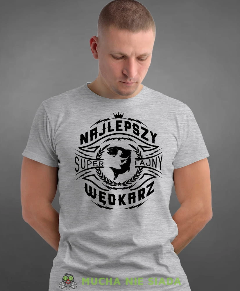 Najlepszy super fajny wędkarz, szara męska koszulka z nadrukiem na co dzień, dla wędkarzy, na prezent, fajna koszulka.jpg