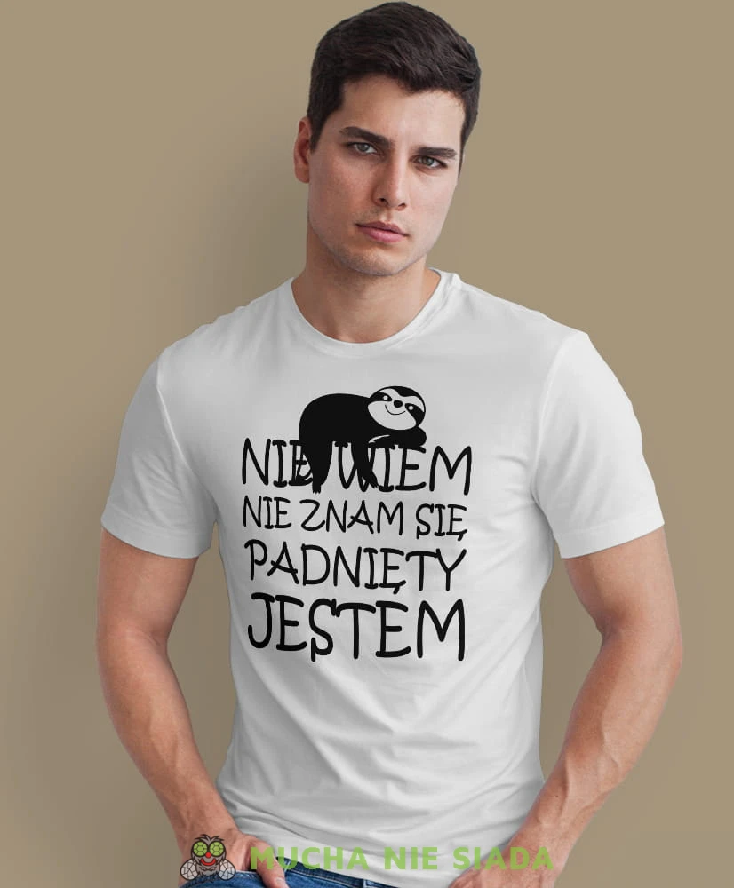 nie wiem nie znam się padnięty jestem, biała męska koszulka z nadrukiem na co dzień, na prezent, fajna koszulka.jpg