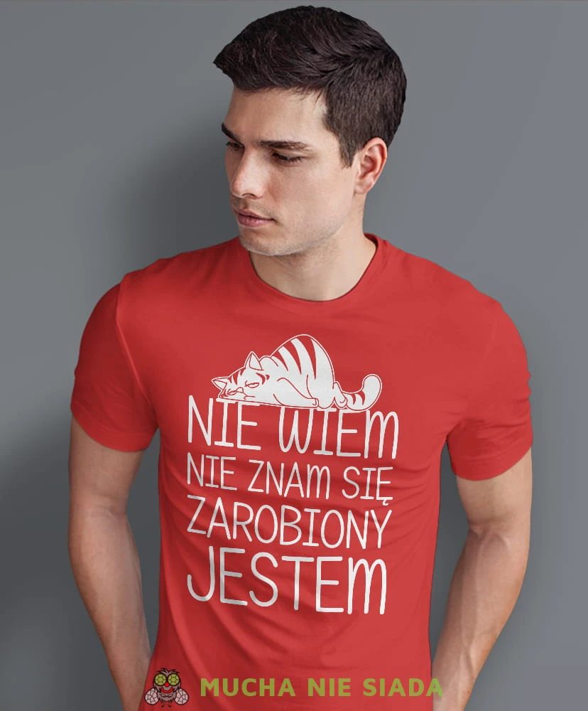 nie wiem nie znam się zarobiony jestem, czerwona męska koszulka z nadrukiem na co dzień, na prezent, fajna koszulka.jpg
