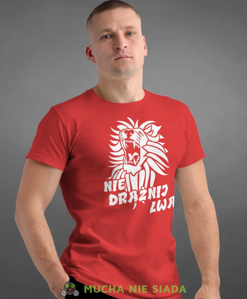 nie drażnij lwa, czerwona męska koszulka z nadrukiem na co dzień, na prezent, fajna koszulka.jpg