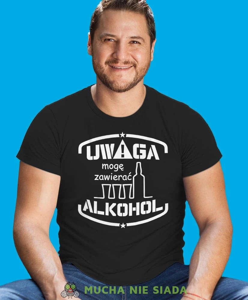 uwaga mogę zawierać alkohol, czarna męska koszulka z nadrukiem na co dzień, na prezent, fajna koszulka, dla chłopaka, dla męża, dla kolegi, mucha nie siada-min-min.jpg