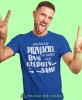 prawdziwy przyjaciel nie pozwoli byś robił głupoty sam, niebieska męska koszulka z nadrukiem na co dzień, na prezent, fajna koszulka, dla chłopaka, dla męża, mucha nie siada.jpg