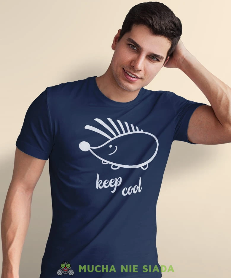 keep cool, granatowa męska koszulka z nadrukiem na co dzień, na prezent, fajna koszulka, dla chłopaka, dla męża, mucha nie siada.jpg