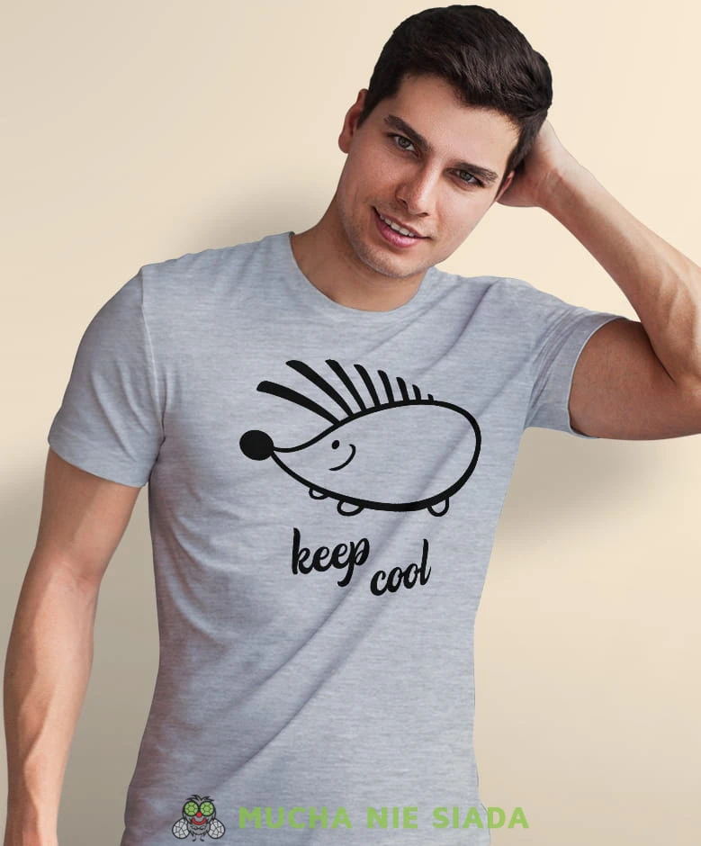 keep cool, szara męska koszulka z nadrukiem na co dzień, na prezent, fajna koszulka, dla chłopaka, dla męża, mucha nie siada.jpg
