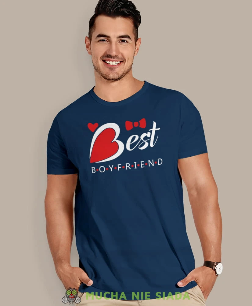 best boyfriend, granatowa męska koszulka z nadrukiem na co dzień, na prezent, fajna koszulka, dla chłopaka, dla męża, mucha nie siada.jpg
