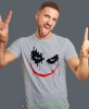 joker, szara męska koszulka z nadrukiem na co dzień, na prezent, fajna koszulka, dla chłopaka, dla męża, mucha nie siada.jpg