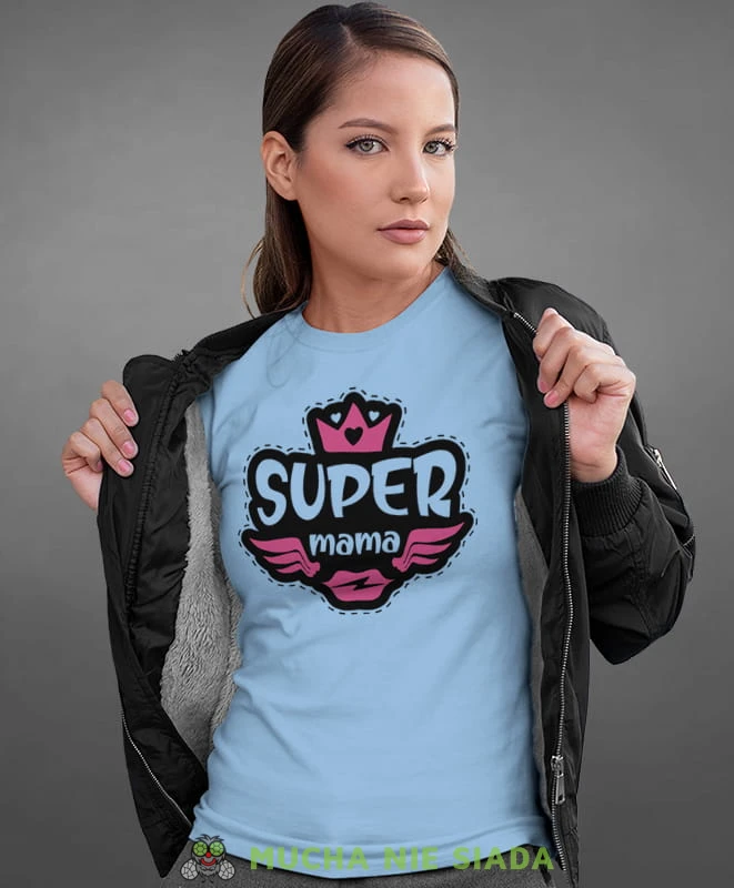 super mama, jasnoniebieska koszulka dla mamy, mama, na prezent dla mamy, na prezent, koszulki dla mamy, dzień matki, mucha nie siada.jpg