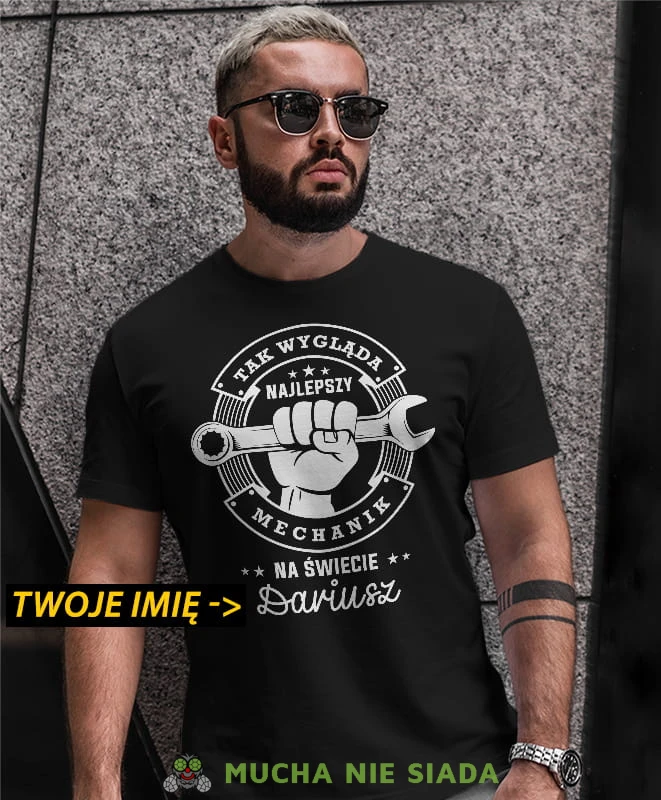 tak wygląda najlepszy mechanik na świecie, czarna męska koszulka z nadrukiem na co dzień, na prezent, fajna koszulka, dla chłopaka, dla męża, mucha nie siada opis.jpg