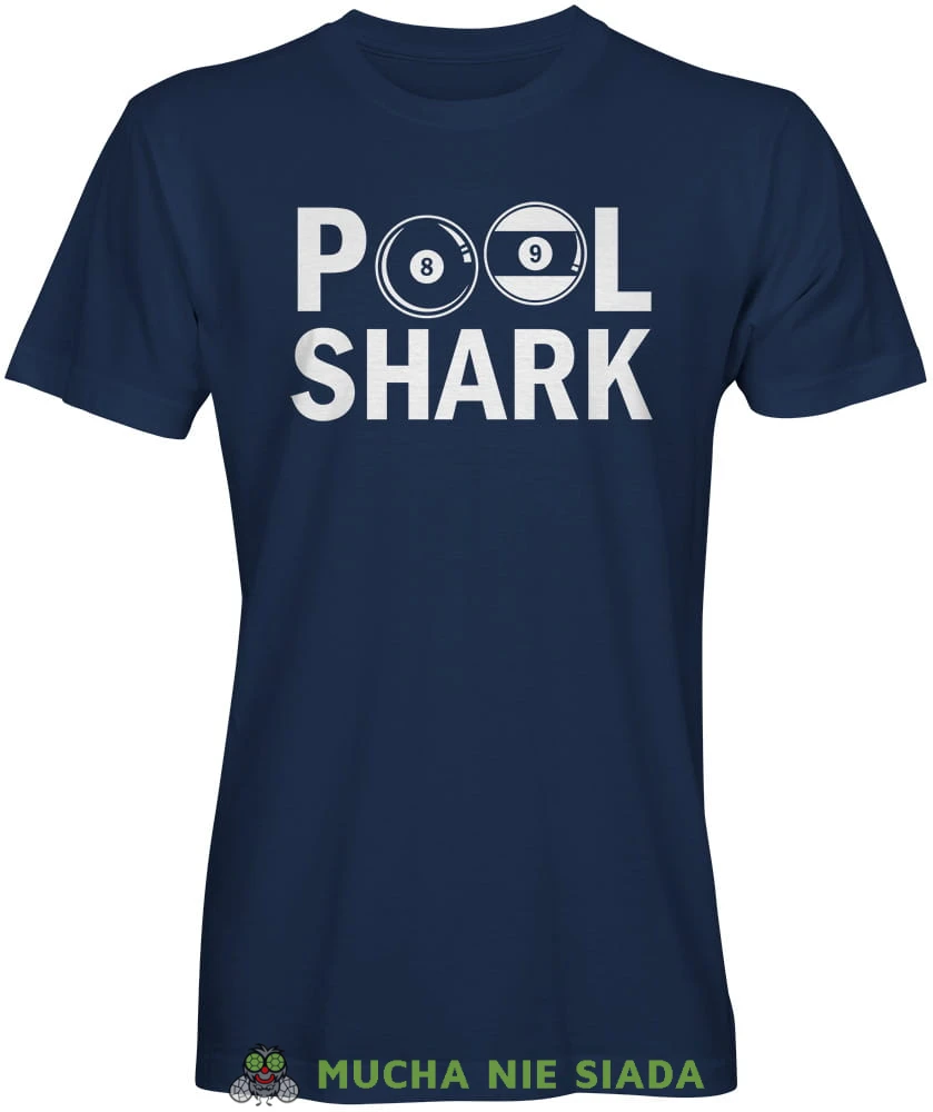 Pool Shark, męska granatowa koszulka, koszulki dla bilardzistów, koszulka dla bilardzisty, koszulka na bilard, dla chłopaka, dla męża, dla niego, na prezent, na urodziny, mucha nie siada, mns.jpg