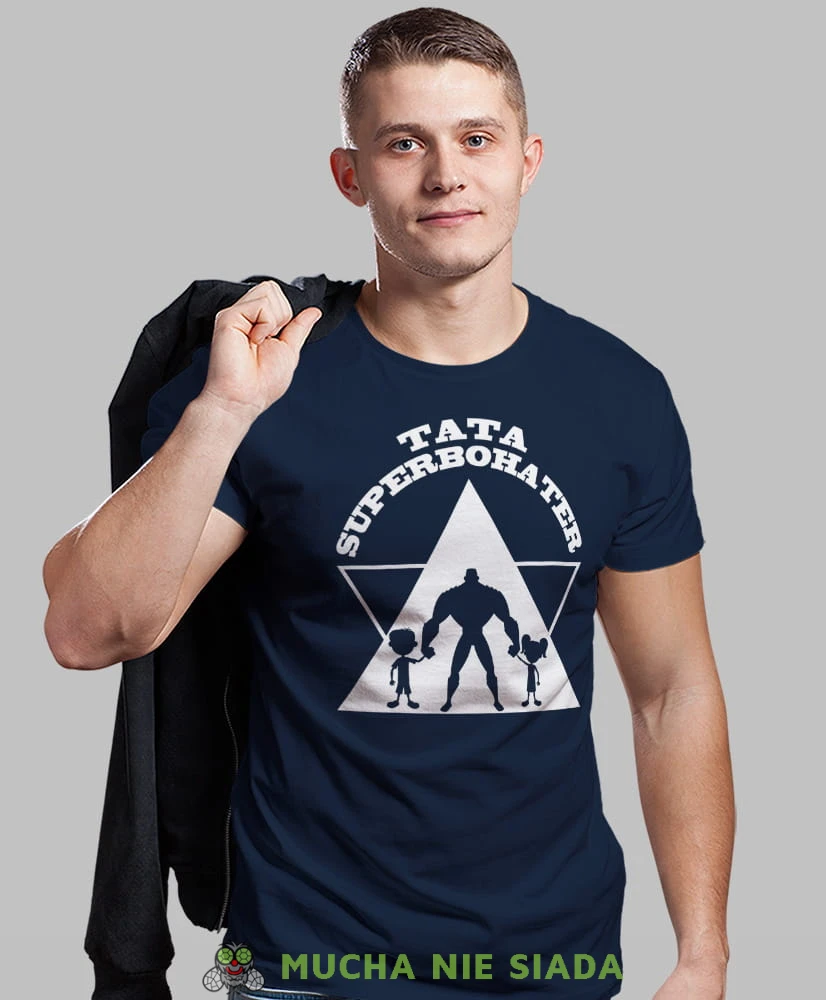 tata superbohater, granatowa męska koszulka z nadrukiem dla taty, szara koszulka, dzień taty, koszulka dla ojca, koszulka na dzień ojca, t-shirt dla taty, prezent dla taty, koszulka męska, mucha nie siada, mns.jpg