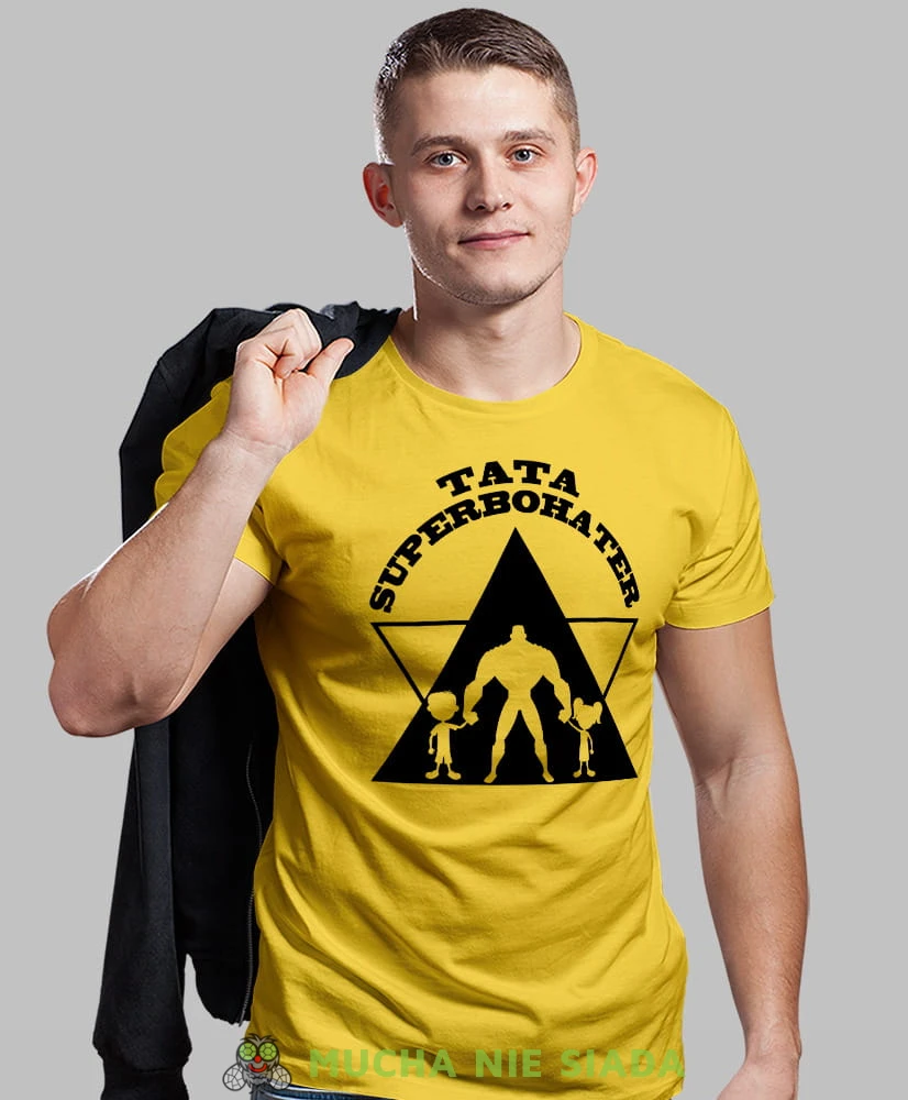tata superbohater, żółta męska koszulka z nadrukiem dla taty, szara koszulka, dzień taty, koszulka dla ojca, koszulka na dzień ojca, t-shirt dla taty, prezent dla taty, koszulka męska, mucha nie siada, mns.jpg