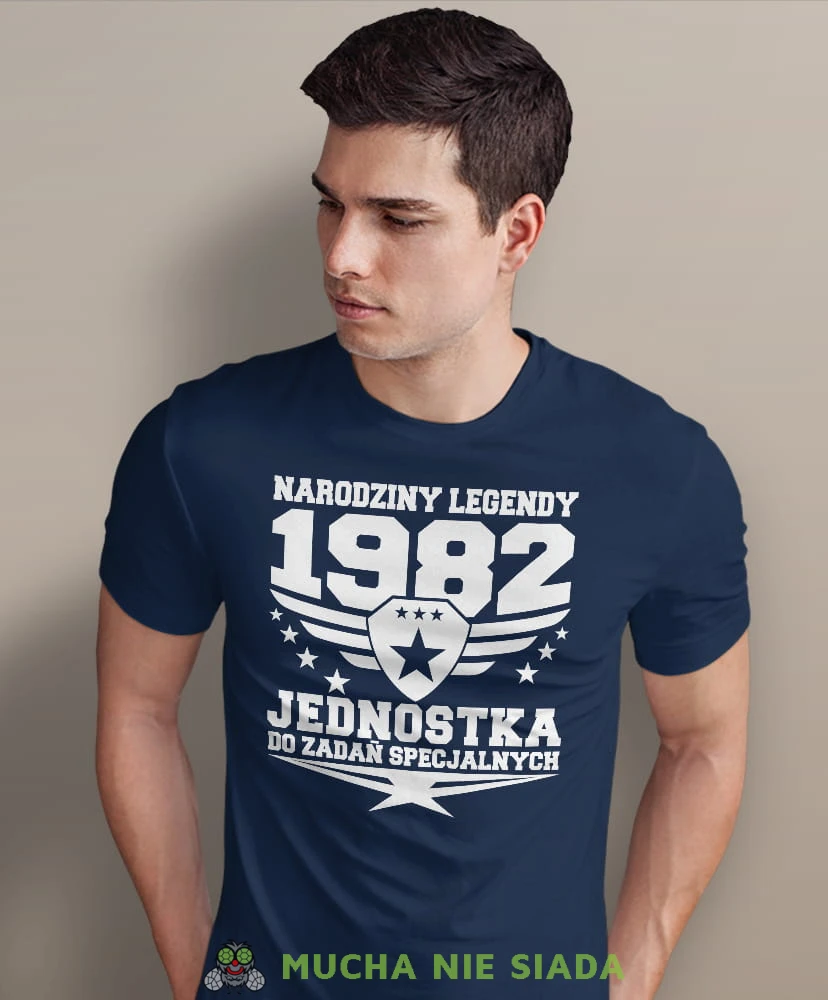 narodziny legendy jednostka do zadań specjalnych, granatowa męska koszulka urodzinowa, na urodziny, na prezent, fajna koszulka, dla chłopaka, dla męża, mucha nie siada, mns.jpg
