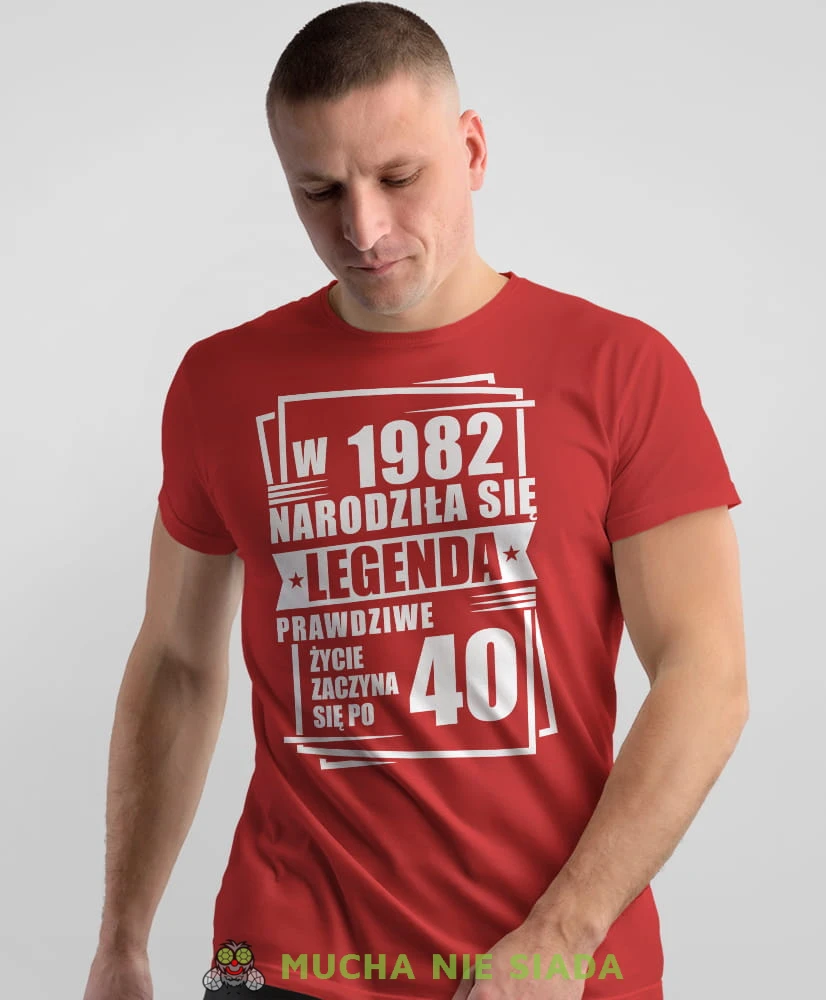 Narodziła się legenda Prawdziwe życie zaczyna się po 20 30 40 50 60 70 80, czerwona męska koszulka urodzinowa, na urodziny, na prezent, fajna koszulka, dla chłopaka, dla męża, mucha nie siada, mns.jpg