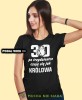 Po 20 30 40 50 60 70 80 czuję się jak królowa, czarna damska koszulka urodzinowa z nadrukiem, na urodziny, na prezent, dla niej, mucha nie siada, opis.jpg