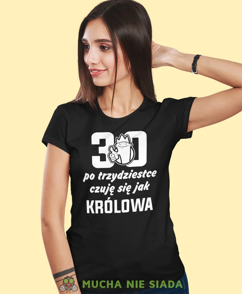 Po 20 30 40 50 60 70 80 czuję się jak królowa, czarna damska koszulka urodzinowa z nadrukiem, na urodziny, na prezent, dla niej, mucha nie siada, mns.jpg