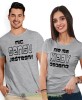 Nic nie ma sensu kiedy jesteśmy osobno, szare koszulki dla par, dla męża, dla żony, walentynki, fajne koszulki, t-shirty dla par, mucha nie siada, mns.jpg